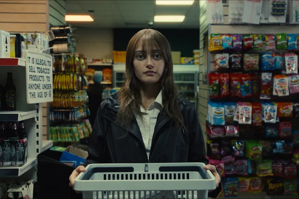 Ella Purnell brille dans 'Sweetpea' : La nouvelle comédie noire qui fait sensation